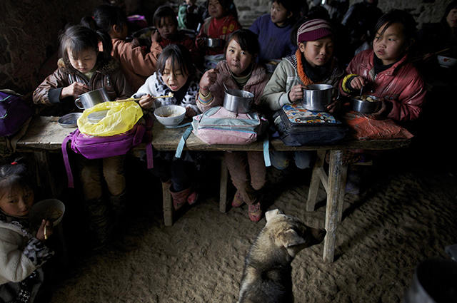 留守一代,中国农村留守儿童报告